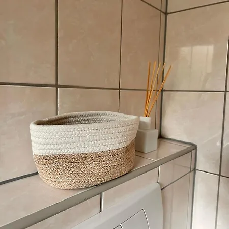 Apartment Vali 1 *